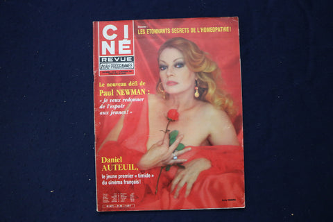 1981 NOVEMBER 12 CINE REVUE MAGAZINE - ANITA EKBERG-PAUL NEWMAN COVER - E 23526