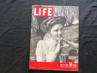1942 MAY 11 LIFE MAGAZINE - RUFFLES IN FASHION - L 286