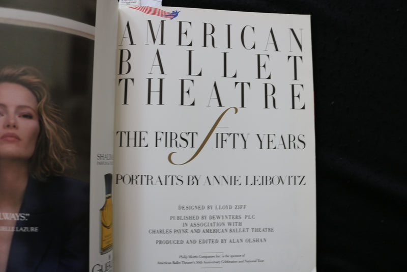 1989 AMERICAN BALLET THEATRE SOFTCOVER BOOK - PORTAITS BY ANNIE LEBOVITZ- K 2314