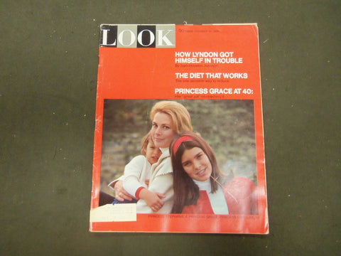 1969 DECEMBER 16 LOOK MAGAZINE - PRINCESSES GRACE, CAROLINE & STEPHANIE- ST 2931