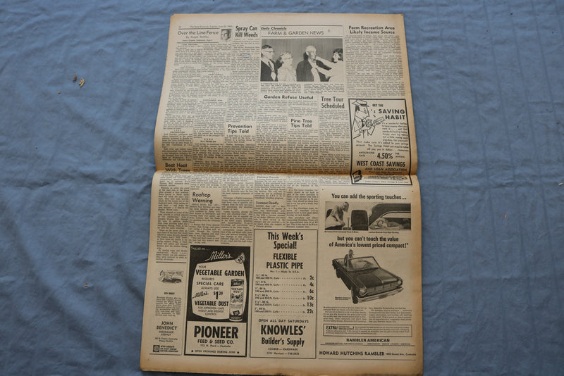 1965 JUNE 22 THE DAILY CHRONICLE NEWSPAPER - JETS POUND VC NEAR CHINA - NP 8528