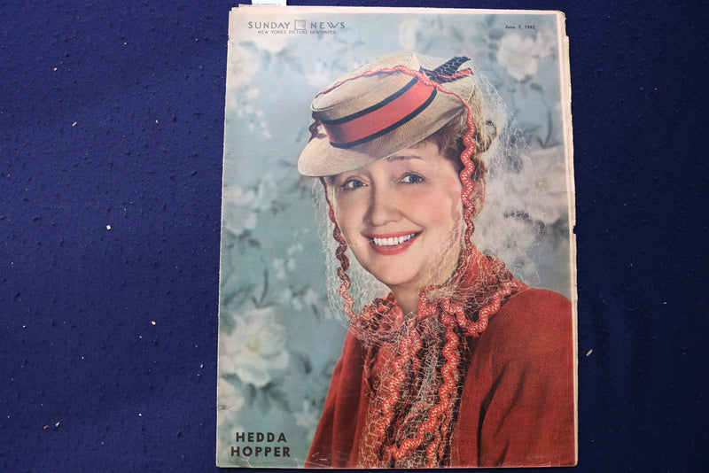 1942 JUNE 7 SUNDAY NEWS PICTURE NEWSPAPER - HEDDA HOPPER - E 22733