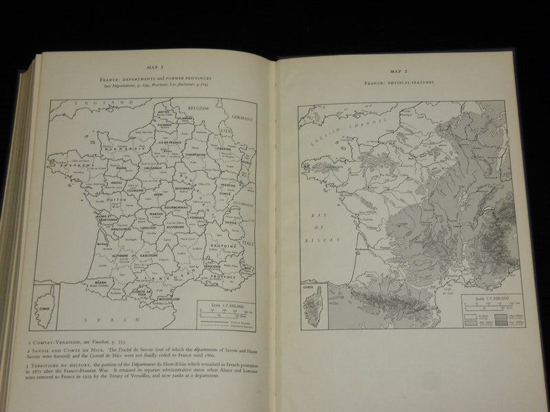 1959 THE OXFORD COMPANION TO FRENCH LITERATURE HARDCOVER BOOK - KD 7415