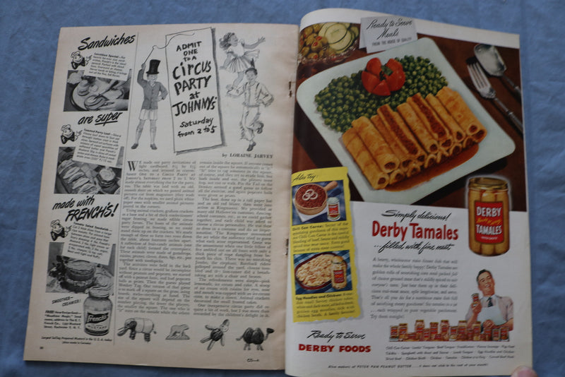 1946 AUGUST WOMAN'S DAY MAGAZINE - GREAT COVER, ARTICLES & ADS - ST 1000R
