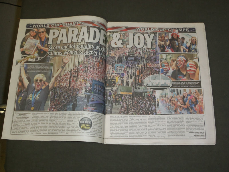 2015 JULY 11 NEW YORK DAILY NEWS - U.S. WOMEN'S SOCCER TEAM TICKER TAPE PARADE