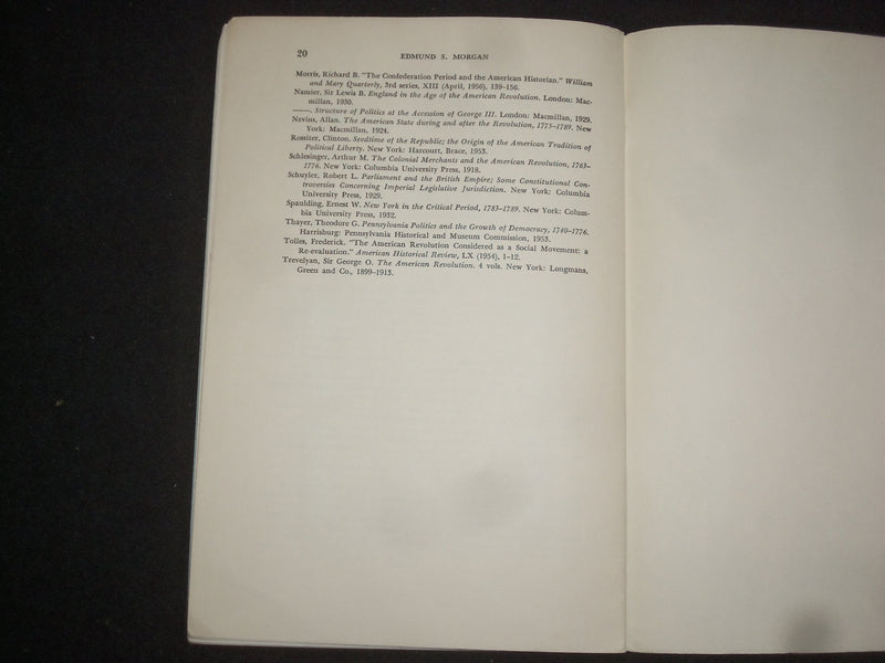 1958 THE AMERICAN REVOLUTION SOFTCOVER BOOK BY EDMUND S. MORGAN - J 9867