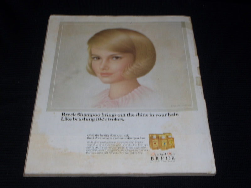 1966 NOVEMBER LADIES' HOME JOURNAL MAGAZINE - VICKIE HILBERT COVER - E 4446