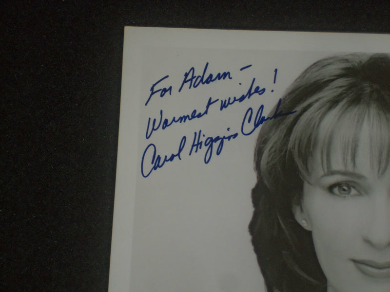 CAROL HIGGINS CLARK AUTOGRAPHED 8X10 PHOTOGRAPH - J 6267