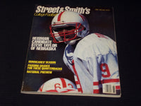 1988 STREET & SMITH'S COLLEGE FOOTBALL MAGAZINE - STEVE TAYLOR - E 7861