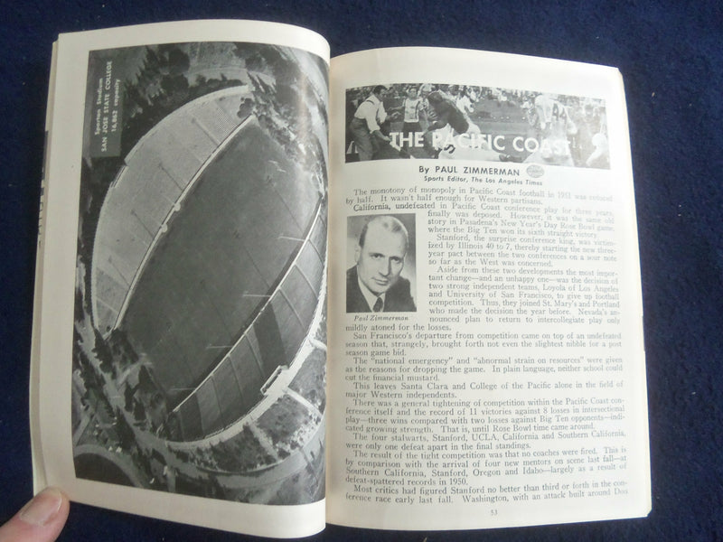 1952 OFFICIAL COLLEGIATE FOOTBALL RECORD BOOK - JOHN LATTNER COVER - SP 7492R