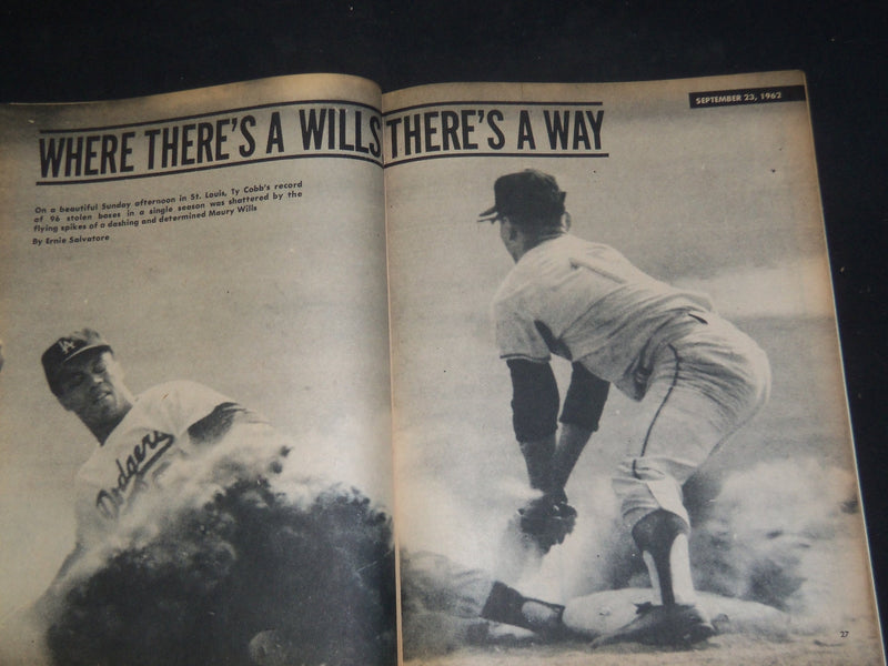 1965 SPORTS CAVALCADE MAGAZINE - Y.A. TITTLE COVER - SP 2671