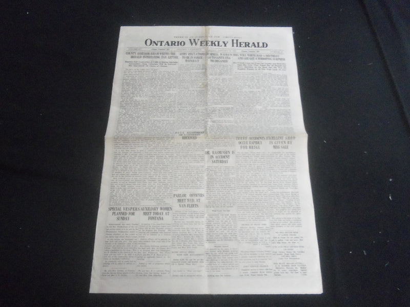 1933 JAN 19 & DEC 11 ONTARIO (CA) WEEKLY HERALD NEWSPAPER - LOT OF 2 - NP 5761