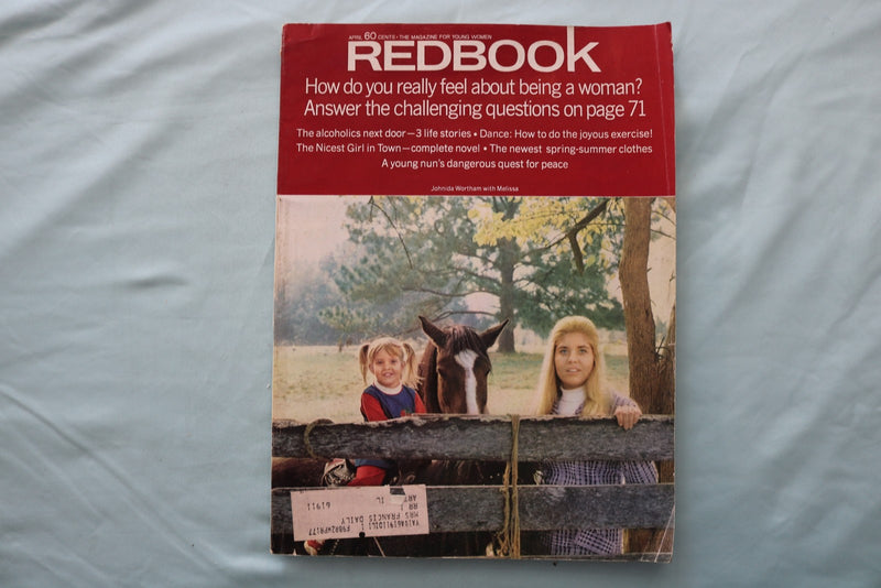 1972 APRIL REDBOOK MAGAZINE - JOHNIDA WORTHAM WITH MELISSA COVER - E 26689