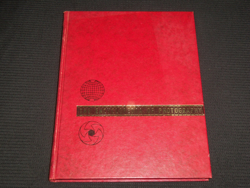 1970 THE ENCYCLOPEDIA HARDCOVER BOOK OF PHOTOGRAPHY - VOLUME 1 - R 723L