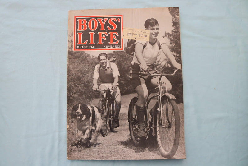 1941 AUGUST BOYS' LIFE MAGAZINE - BOY AND FATHER ON BIKES COVER - E 26519