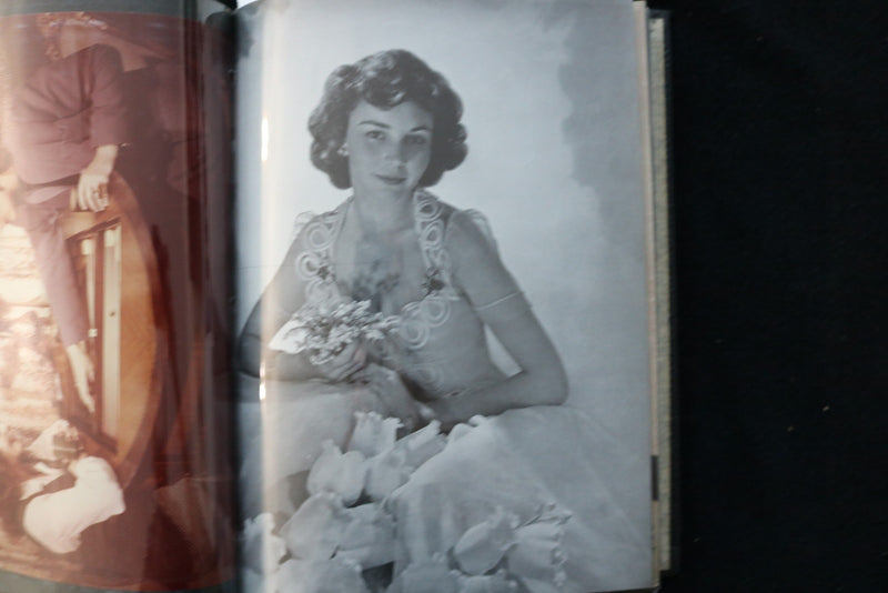 JENNIFER JONES SCRAPBOOK - E 24955