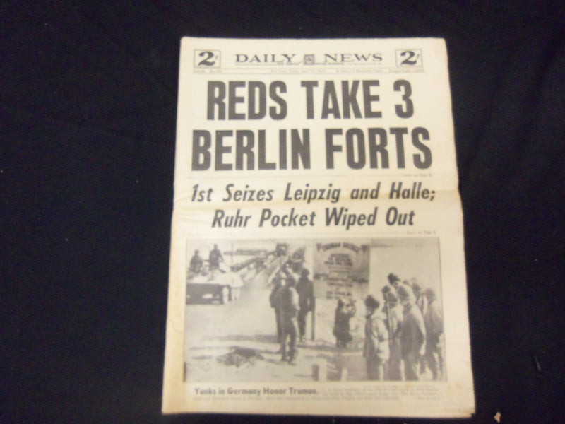 1945 APRIL 20 NEW YORK DAILY NEWS - REDS TAKE 3 BERLIN FORTS - NP 2088