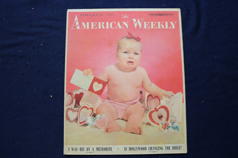 1955 FEB 13 AMERICAN WEEKLY MAGAZINE - QUEEN ELIZABETH ARTICLE & PHOTO- E 23266