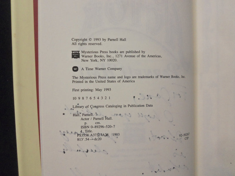 1993 ACTOR HARDCOVER BOOK - INSCRIBED BY PARNELL HALL - KD 8559