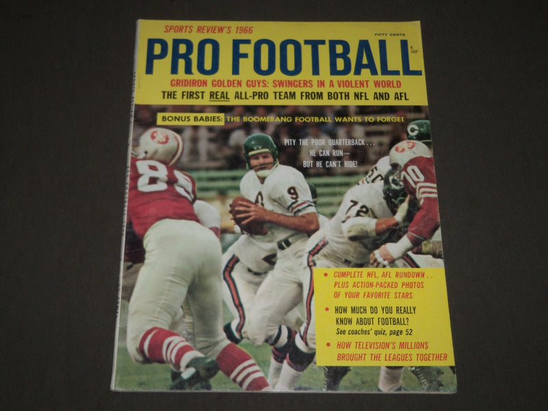 1966 SPORTS REVIEW'S PRO FOOTBALL MAGAZINE - GRIDIRON GOLDEN GUYS - CW 21