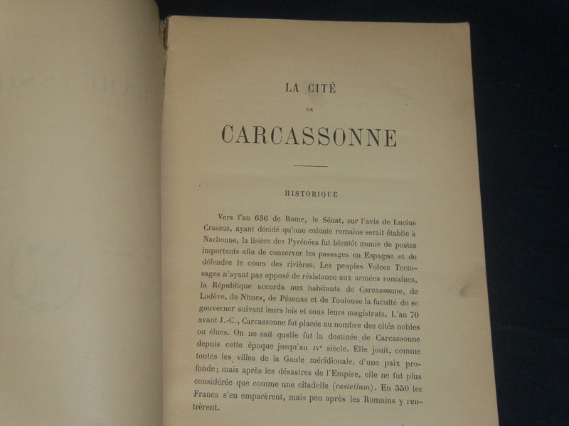 1800'S LA CITE DE CARCASSONNE PAR VIOLLET LE DUC BOOK - NOUVELLE EDITION- J 5635