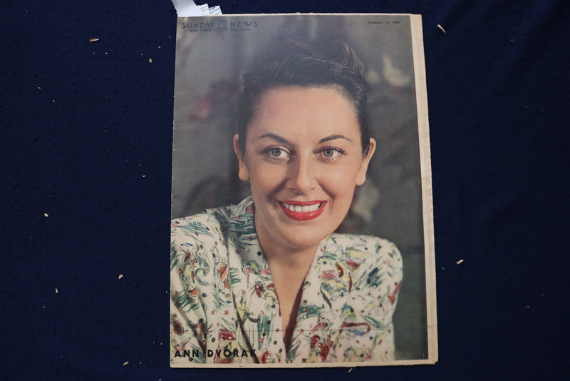 1947 OCT 17 SUNDAY NEWS PICTURE NEWSPAPER - ANN DVORAK- GOLF- LANCASTER- E 22749