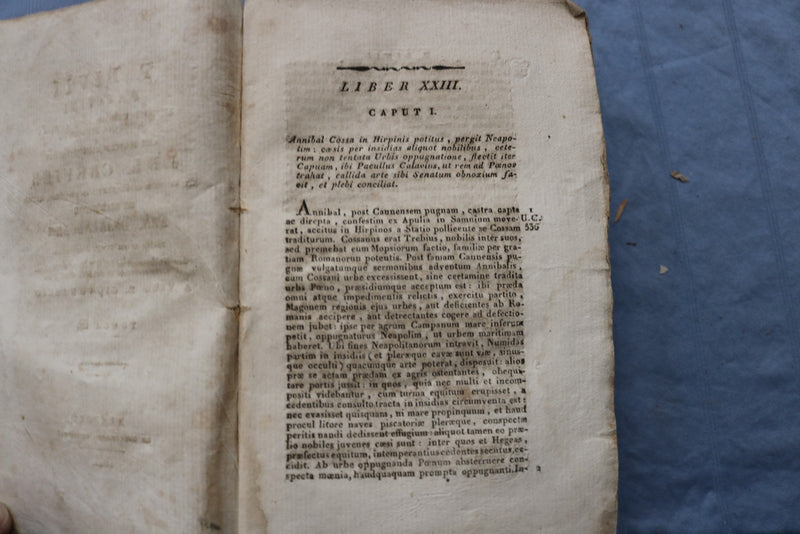 1821 T. LIVII PATAVINI SOFTCOVER BOOK - TOMIS III - LATIN- KD 9593