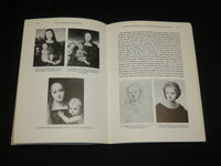 1986 NEW LIGHT ON OLD MASTERS SOFTCOVER BOOK BY GOMBRICH - KD 7324