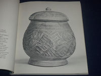 1967 AVERY BRUNDAGE COLLECTION CHINESE CERAMICS SOFTCOVER BOOK - KD 1624