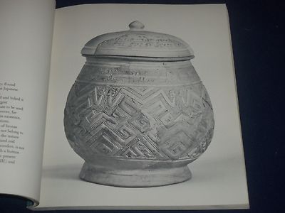 1967 AVERY BRUNDAGE COLLECTION CHINESE CERAMICS SOFTCOVER BOOK - KD 1624