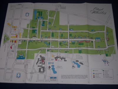1990 OFFICIAL GUIDE TO COLONIAL WILLAMSBURG - MAP + INFORMATION - KD 1625