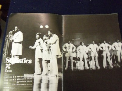 1975 STYLISTICS JAPANESE TOUR BOOK - GREAT PHOTOS - II 7891