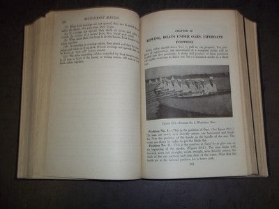 1943 THE UNITED STATES NAVY BLUEJACKETS' MANUAL 11TH EDITION - KD 929