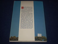 1990 OFFICIAL GUIDE TO COLONIAL WILLAMSBURG - MAP + INFORMATION - KD 1625