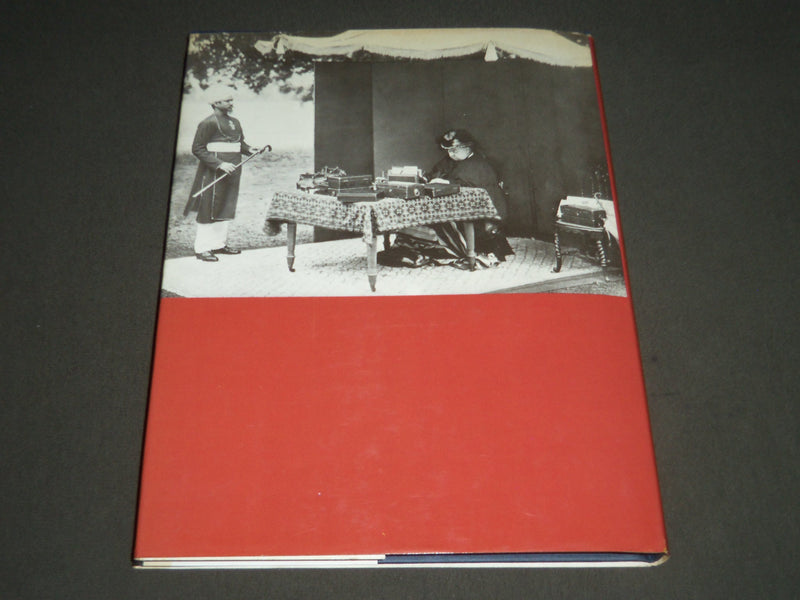 1977 THE FACE OF MONARCHY BY RICHARD ORMOND HARDCOVER BOOK - I 825