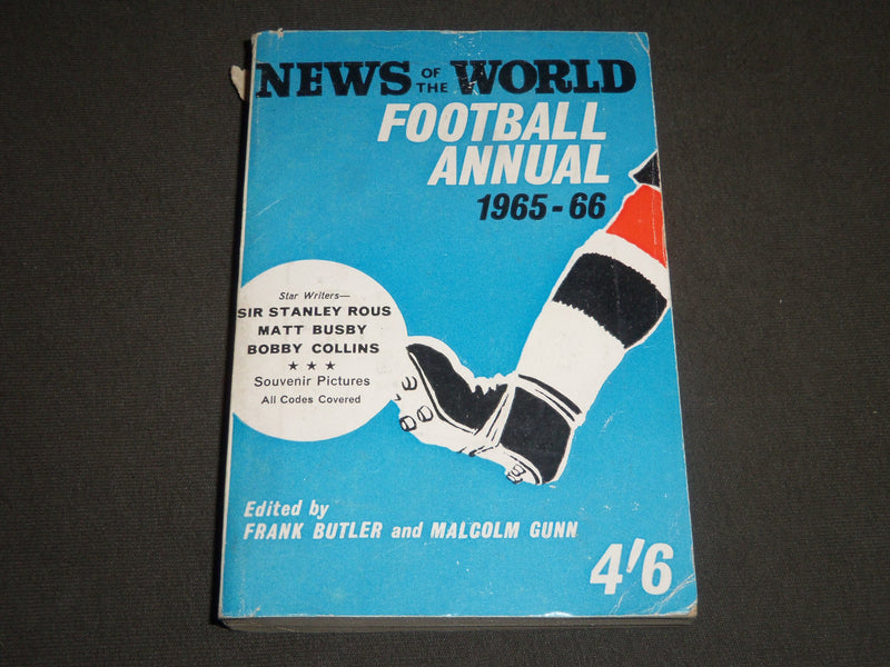 1959-1966 EMPIRE NEWS FOOTBALL ANNUAL LOT OF 7 - PUB. IN U.K. - O 2407